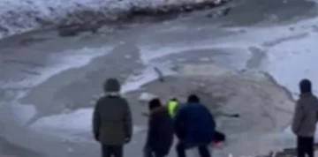 Біда трапилася з чоловіком на водоймі в Києві, фото: "тіло знайшли в 30 метрах від..."