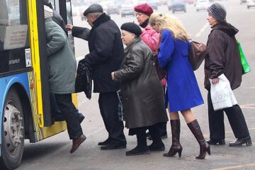 автобус транспорт пенсионеры