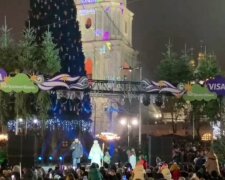 Ні масок, ні дистанції: у Києві закриють всі новорічні ярмарки через порушення карантину