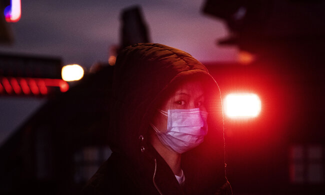 З'явилося перше фото смертоносного китайського коронавірусу: "Вся поверхня в..."