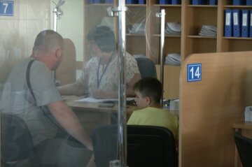 Денежная помощь для пенсионеров в Харькове