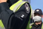 В Одесі неадекват вчепився в копа і покусав його за ноги: драматична розв'язка