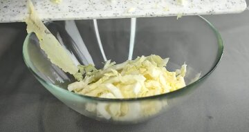 Оригінальний салат із пекінської капусти: додайте всього один інгредієнт