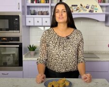 "Мастер Шеф" Глинская дала рецепт необычного завтрака: как приготовить вкусный омлет-рулет