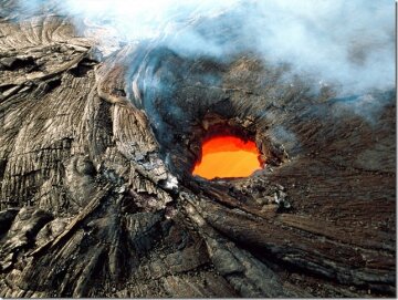 Kilauea_Hawaii_Volcanoes_National_Park_3