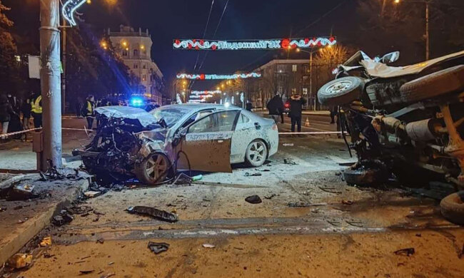 Трагічна ДТП з мікроавтобусом у Кривому Розі: кадри з місця подій