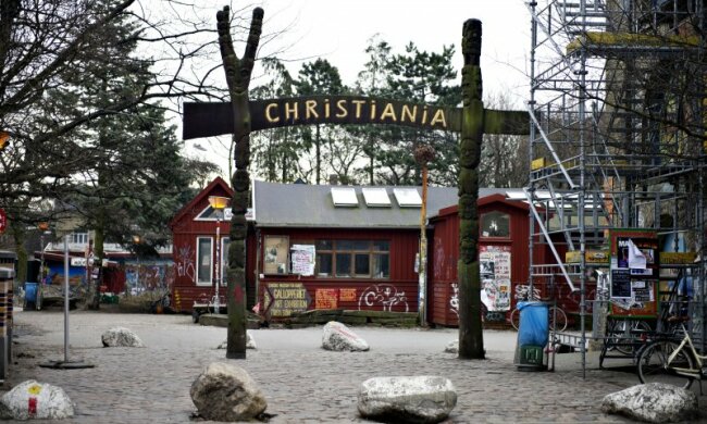 Жители Христиании напали на своих наркоторговцев (фото)