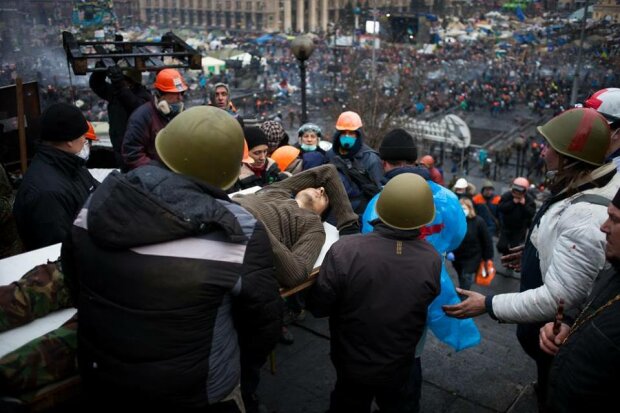 Смертельно поранений Герой України Сергій Байдовський. 20 лютого 2014р.