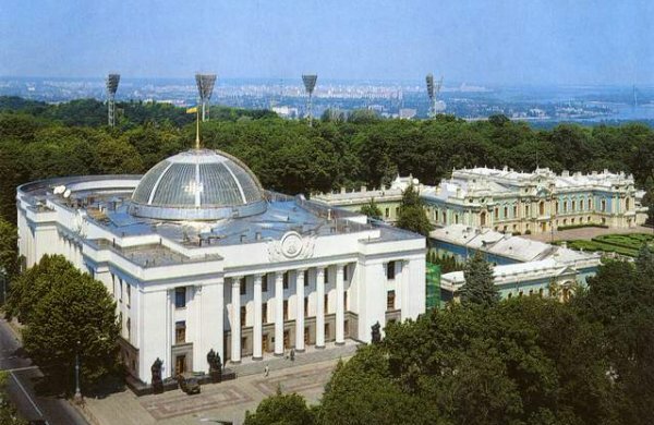1990-е-годы-Верховный-Совет-УССР-нынешняя-Верховна-Рада-Украины