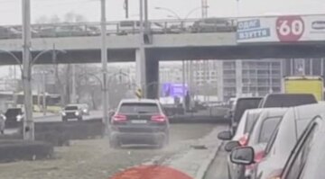 "Самый умный" водитель в Киеве придумал, как избежать пробок: видео наглости