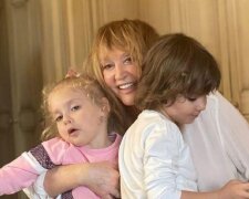 «Приношу им счастье»: фото суррогатной мамы детей Пугачевой и Галкина слили в Сеть, женщина рассказала правду
