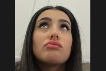 Анна Трінчер