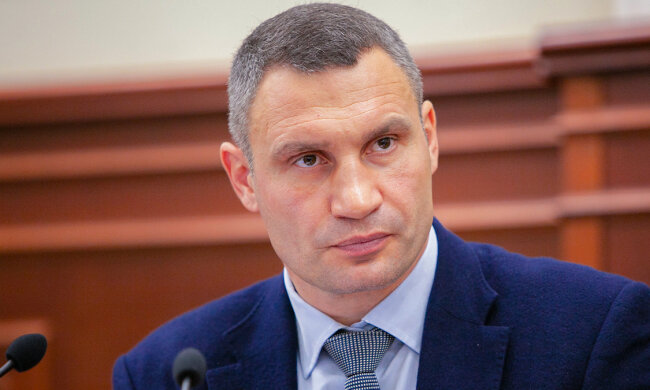 Кличко попередив про масове знесення житлових будинків в Києві: які райони чекає "реновація"