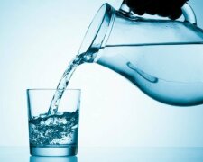 Вчені відкрили небезпечну властивість води: ваше здоров’я залежить від звичайної пляшки