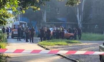 НП сталася в харківському дворі, злетілися рятувальники: фото з місця