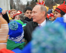 Опухлий Путін налякав зовнішнім виглядом під ялинкою: "ботоксне вливання бюджету"