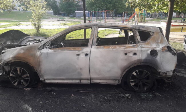 На Олексіївці знову неспокійно: вчора розстріл, сьогодні підпал