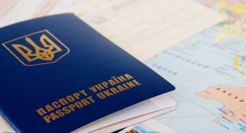 Подвійне громадянство: заборонити не можна дозволити