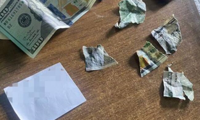 работница военно-врачебной комиссии пыталась съесть взятку