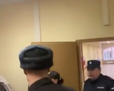 У Криму відправили під арешт людей, які слухали "Червону калину": "Висловлювали незгоду"
