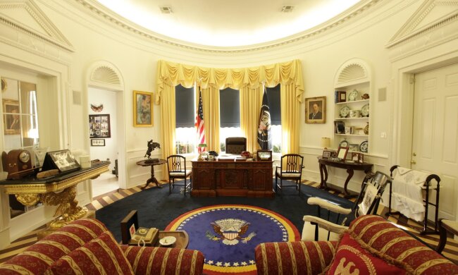 Овальный кабинет