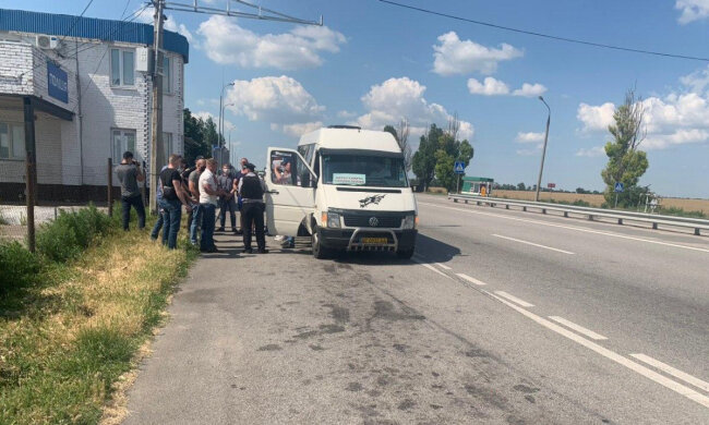 Нацкорпус: на въезде в Запорожье полиция задержала титушок Шария