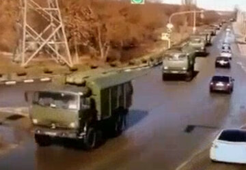 Грузовик из военной колонны с солдатами РФ протаранил машину с ребенком: "не стал сбавлять скорость"