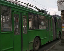 Троллейбус переломал киевлянке кости: этим все не закончилось, детали