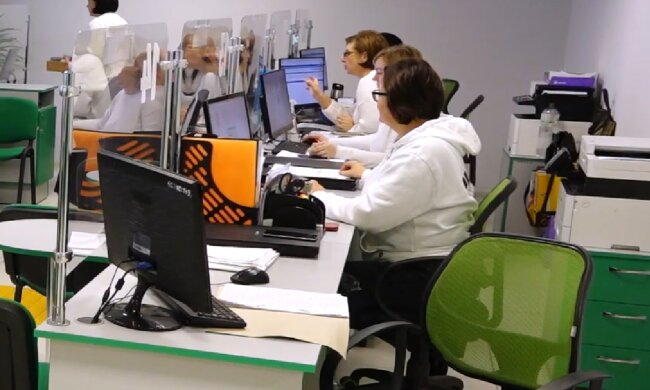 Гуманітарна допомога для пенсіонерів у Полтаві