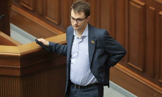 Евгений Брагар, слуга народа