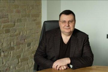 Сільськогосподарські землі українці можуть купувати через держкомпанію "Украгролізинг" після відкриття ринку землі - Анатолій Шумський