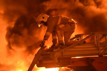 Пожар на нефтебазе в ровенской области ГСЧС пожарный