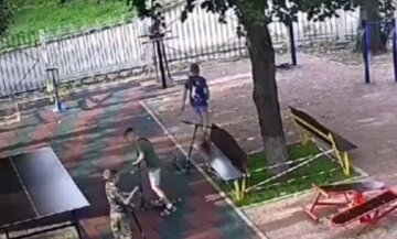 Группа малолетних вандалов орудует в Киеве: "преступление" попало на камеру