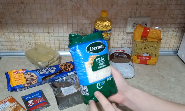 Безкоштовні продукти для ВПО та пенсіонерів у Дніпрі