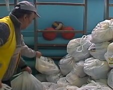Безкоштовні продукти для ВПО та пенсіонерів у Харкові