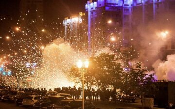Взрывы не умолкают, каратели Лукашенко стреляют без разбора: Беларусь захлестнула вторая волна Майдана, кадры с места событий