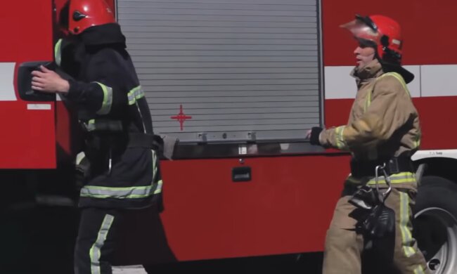 Пожарные, спасатели ГСЧС