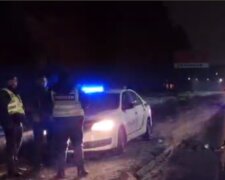 На Киевщине полиция разыскивает виновника ДТП, пешехода переехало два авто: фото с места трагедии