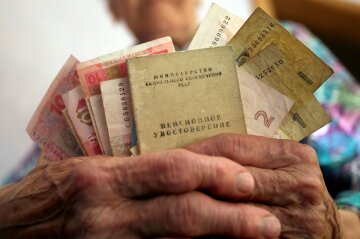 повышение пенсий в украине гривны