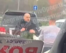 На Кільцевій під Києвом два водії побилися, не поділивши дорогу: відео запеклої сутички