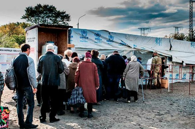 "Они ее заработали": полмиллиона жителей ОРДЛО получают украинскую пенсию