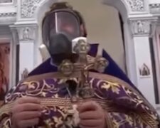 В России священников приодели для борьбы с китайским вирусом: "Святая инквизиция"