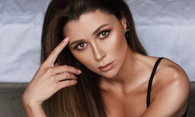 Анна Заворотнюк