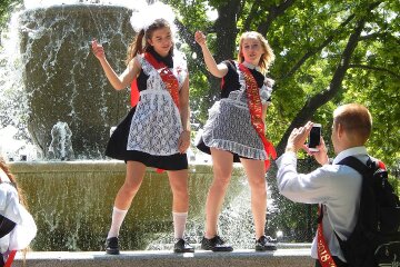 выпускники