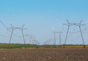 Графики отключения света в Полтавской области на апрель
