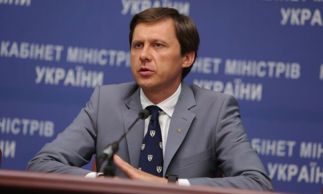 Шевченко прихопив з Давосу не тільки шапки: “Він краде, а мені соромно …”