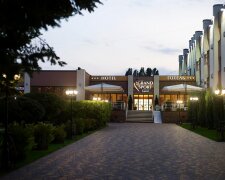 Приватизація по-українськи: ЗМІ показали, як у Броварах суддя та прокурор привласнили готель за безцінь