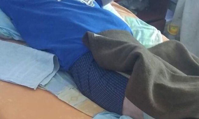 "На клейонці та гнилому ліжку": українцям показали, як "виходжують" поранених на фронті, кадри