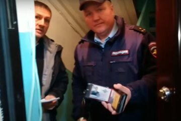 У Росії 12-річному школяру прийшла повістка у військкомат, батьки обурені: "ставлять же з 16"