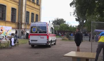 Взрыв на выставке в Чернигове: врачи делают все возможное, чтобы спасти двухлетнего малыша